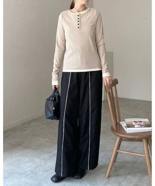 She's Closet(シーズクローゼット)の「長袖配色レイヤードヘンリーネックリブトップス/ロンT(Tシャツ/カットソー・レディース・ブラウン/チャコールグレー/ブラック/ベージュ・FREE)」の10枚目の写真