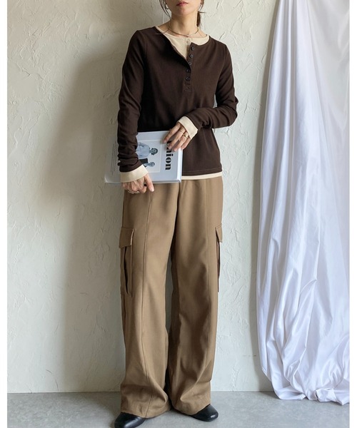 She's Closet(シーズクローゼット)の「長袖配色レイヤードヘンリーネックリブトップス/ロンT(Tシャツ/カットソー・レディース・ブラウン/チャコールグレー/ブラック/ベージュ・FREE)」の19枚目の写真