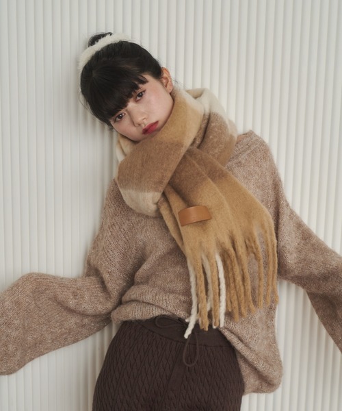 REMOON（リムーン）の「ボリュームフリンジマフラー（マフラー・レディース・オフホワイト/チェック/レッド・FREE）」の4枚目の写真