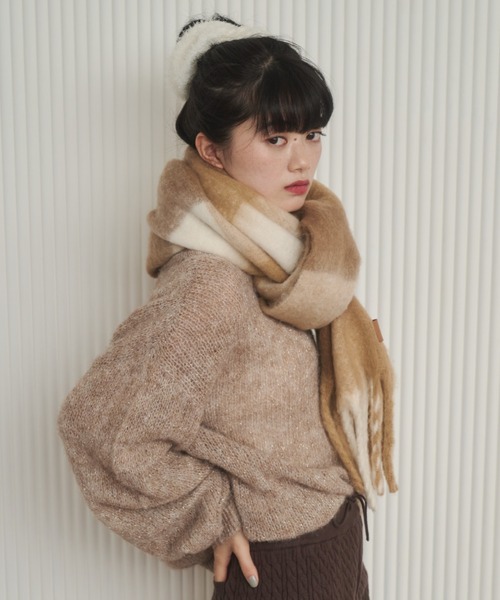 REMOON（リムーン）の「ボリュームフリンジマフラー（マフラー・レディース・オフホワイト/チェック/レッド・FREE）」の6枚目の写真