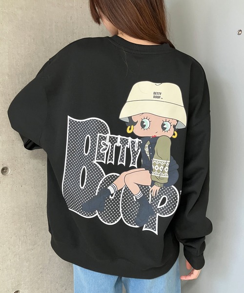GLAMOROUS JANE(グラマラスジェーン)の「BETTY BOOPバックプリントトレーナー(スウェット・レディース・ブラック/チャコールグレー/杢グレー・FREE)」の4枚目の写真