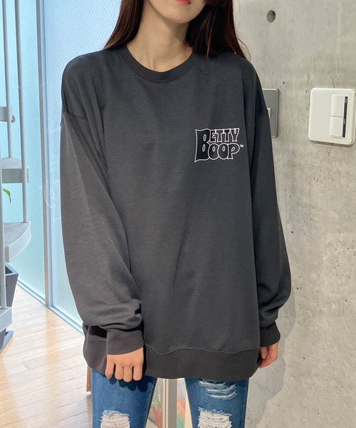 GLAMOROUS JANE(グラマラスジェーン)の「BETTY BOOPバックプリントトレーナー(スウェット・レディース・ブラック/チャコールグレー/杢グレー・FREE)」の12枚目の写真
