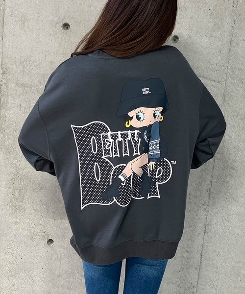 GLAMOROUS JANE(グラマラスジェーン)の「BETTY BOOPバックプリントトレーナー(スウェット・レディース・ブラック/チャコールグレー/杢グレー・FREE)」の17枚目の写真