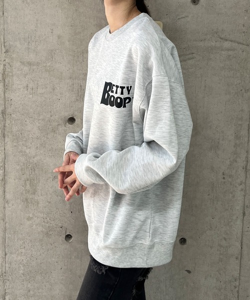 GLAMOROUS JANE(グラマラスジェーン)の「BETTY BOOPバックプリントトレーナー(スウェット・レディース・ブラック/チャコールグレー/杢グレー・FREE)」の21枚目の写真