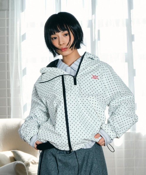 common gull products.(コモンガルプロダクツ)の「誰かと笑った午後に着るジャケット(ナイロンジャケット・レディース・サックスブルー系/ホワイト系・SMALL/MEDIUM/LARGE)」の3枚目の写真