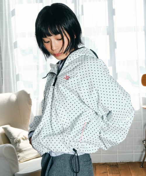 誰かと笑った午後に着るジャケット（ナイロンジャケット）｜common