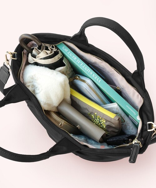 TOCCA（トッカ）の「RIBBON KNOT NYLONBAG ナイロントートバッグ（トートバッグ・レディース・ネイビー系/ベージュ系/ブラック系・F）」の6枚目の写真
