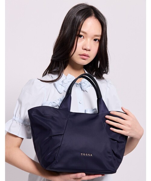 TOCCA（トッカ）の「RIBBON KNOT NYLONBAG ナイロントートバッグ（トートバッグ・レディース・ネイビー系/ベージュ系/ブラック系・F）」の9枚目の写真