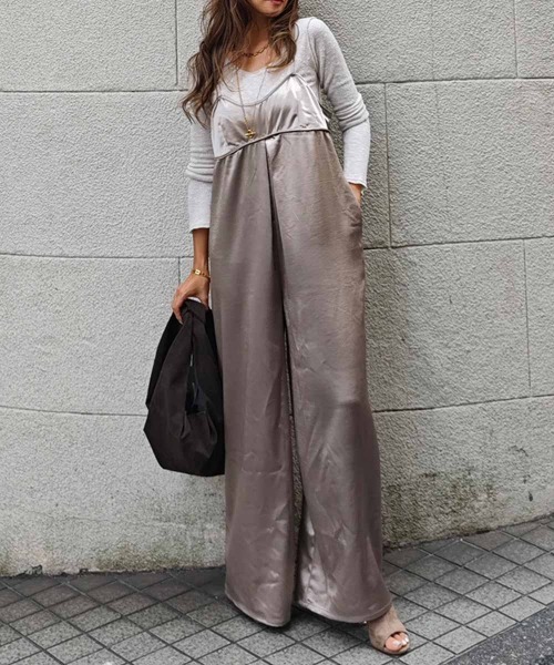 esutoreja（エストレジャ）の「サテンキャミソールオールインワン（つなぎ/オールインワン・レディース・グレイッシュベージュ/ブラック・FREE）」の4枚目の写真