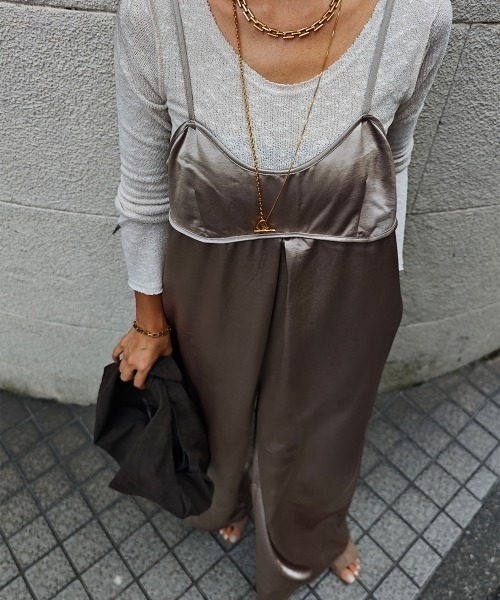 esutoreja（エストレジャ）の「サテンキャミソールオールインワン（つなぎ/オールインワン・レディース・グレイッシュベージュ/ブラック・FREE）」の6枚目の写真