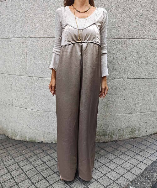 esutoreja（エストレジャ）の「サテンキャミソールオールインワン（つなぎ/オールインワン・レディース・グレイッシュベージュ/ブラック・FREE）」の13枚目の写真