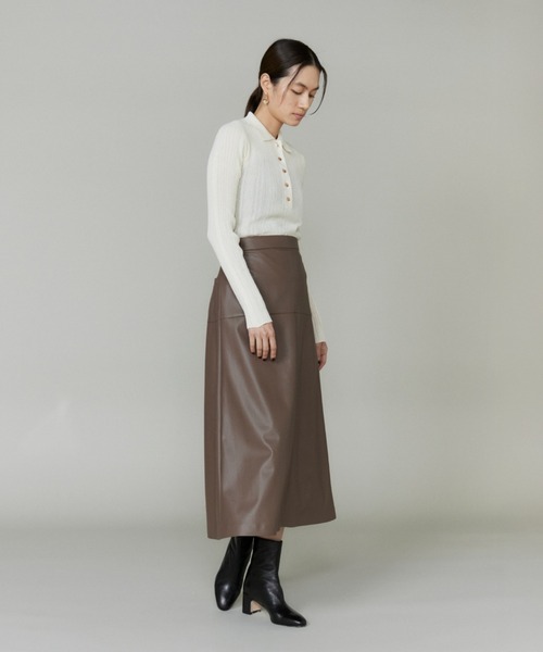 INED（イネド）の「フェイクレザートラペーズスカート（スカート・レディース・ブラック/ブラウン・7号/9号/11号）」の21枚目の写真
