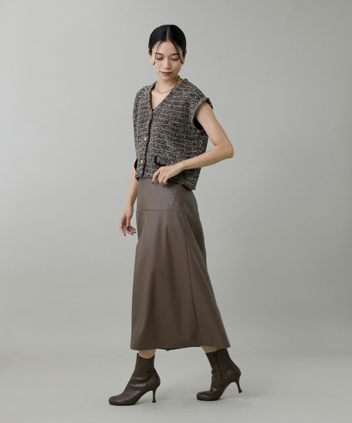 INED（イネド）の「フェイクレザートラペーズスカート（スカート・レディース・ブラック/ブラウン・7号/9号/11号）」の3枚目の写真