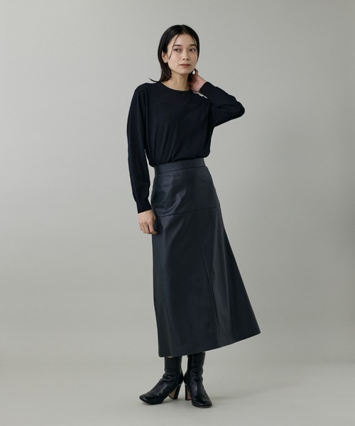 INED（イネド）の「フェイクレザートラペーズスカート（スカート・レディース・ブラック/ブラウン・7号/9号/11号）」の5枚目の写真