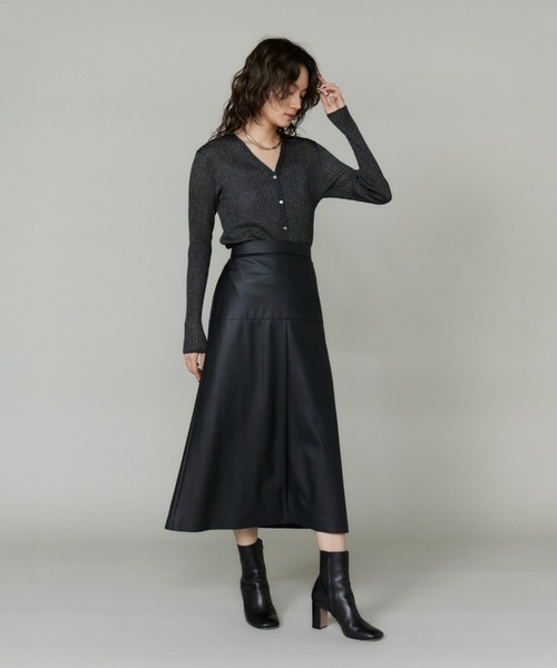 INED（イネド）の「フェイクレザートラペーズスカート（スカート・レディース・ブラック/ブラウン・7号/9号/11号）」の8枚目の写真