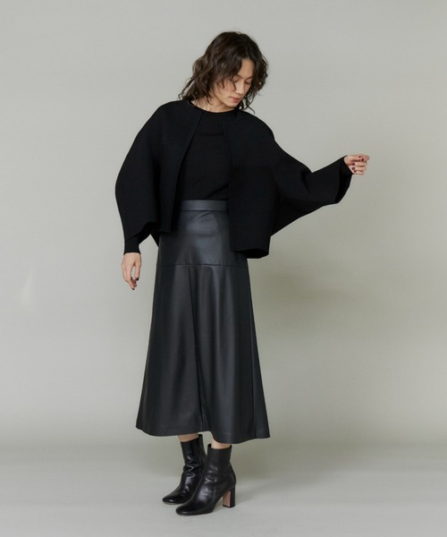 INED（イネド）の「フェイクレザートラペーズスカート（スカート・レディース・ブラック/ブラウン・7号/9号/11号）」の9枚目の写真