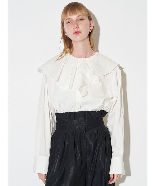 ELENDEEK（エレンディーク）の「アシメラッフルカラーブラウス（シャツ/ブラウス・レディース・オフホワイト/ブルー・FREE）」の2枚目の写真