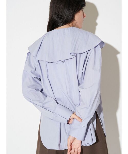 ELENDEEK（エレンディーク）の「アシメラッフルカラーブラウス（シャツ/ブラウス・レディース・オフホワイト/ブルー・FREE）」の6枚目の写真