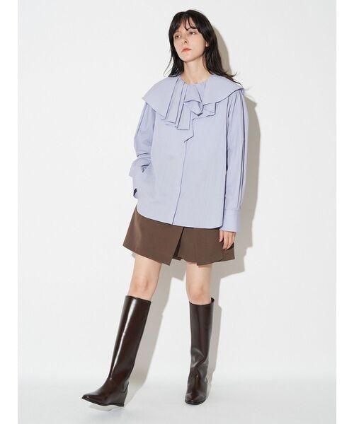 ELENDEEK（エレンディーク）の「アシメラッフルカラーブラウス（シャツ/ブラウス・レディース・オフホワイト/ブルー・FREE）」の7枚目の写真