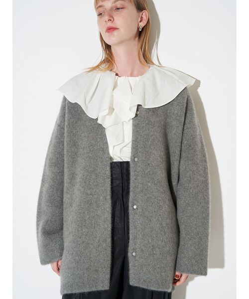 ELENDEEK（エレンディーク）の「アシメラッフルカラーブラウス（シャツ/ブラウス・レディース・オフホワイト/ブルー・FREE）」の16枚目の写真