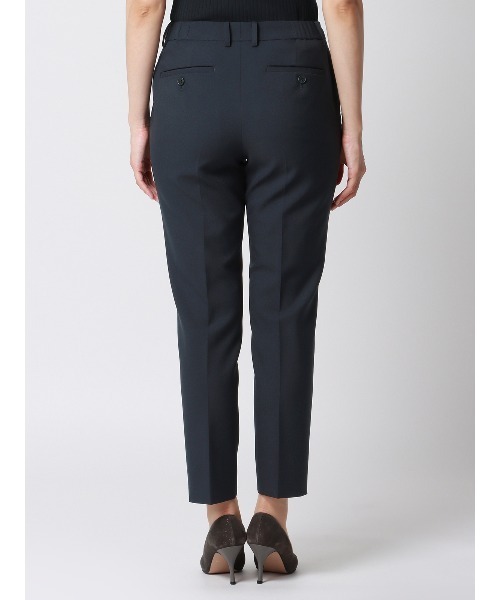 SUIT SQUARE(スーツスクエア)の「テーパードパンツ ウォッシャブル ドライストレッチ 無地(スーツパンツ・レディース・ベージュ系/カーキ系/ネイビー系・36(7号)/40(11号)/38(9号))」の15枚目の写真