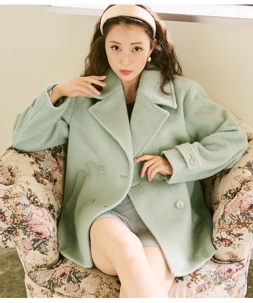 PEACH JOHN(ピーチジョン)の「シャギーショートPコート(ピーコート・レディース・ミント/ピンク/ブラウン・SMALL/MEDIUM)」の2枚目の写真