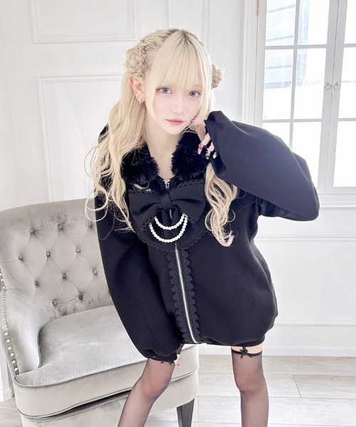 MA*RS（アメーバーマーズ）の「りぼんタイ＆ファー付きロングパーカー（パーカー・レディース・ブラック/グレー/ホワイト/ブラック×ホワイト・FREE）」の8枚目の写真