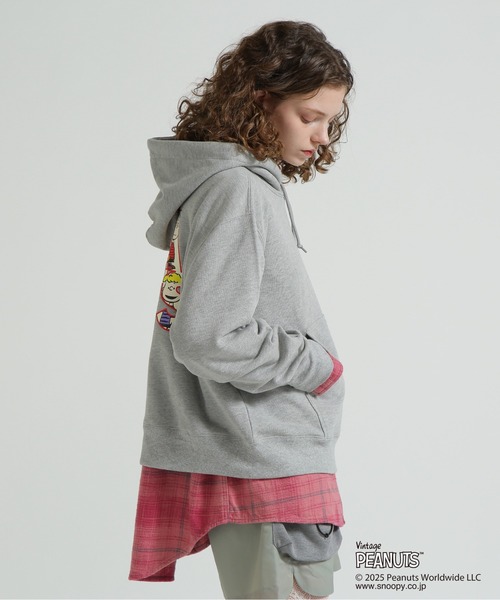 PEANUTS（ピーナッツ）の「《AVIREX × PEANUTS》PULLOVER PARKA / プルオーバーパーカー / ピーナッツ / アヴィレックス（パーカー・レディース・ブラック/パープル/ライトグレー・F）」の16枚目の写真