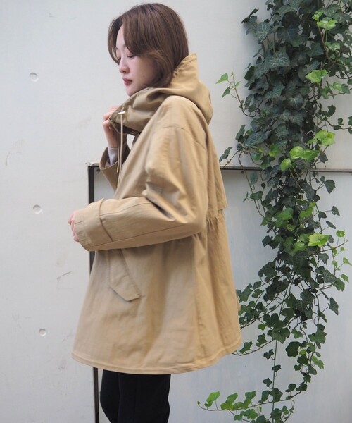 qualite scape（カリテ スケープ）の「【万能の羽織りがアップデートして登場！】ダブルドロストマウンテンパーカ/パーカー（マウンテンパーカー・レディース・ベージュ/ブラック・36/38）」の14枚目の写真
