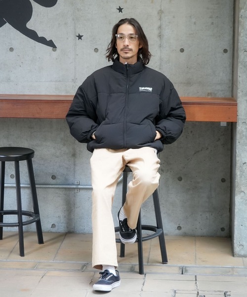 THRASHER（スラッシャー）の「HOMETOWN emb PUFFER JACKET/THRASHER スラッシャー 刺繍 防寒 アウター ストリート スケーター（その他アウター・メンズ・ブラック・MEDIUM/LARGE/X-LARGE）」の4枚目の写真