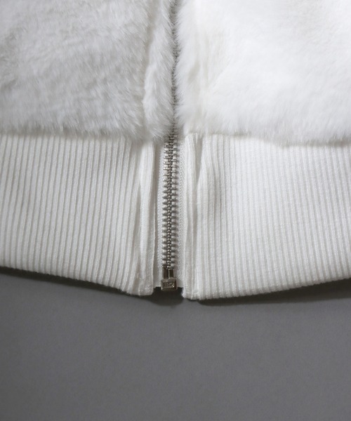 SITRY(シトリー)の「Darkness Design Fur Zip Hoodie with Devil's Horn/トライバルロゴ 角付きフード オーバーサイズ フルジップパーカー ファーブルゾン ファージャケット(ブルゾン・メンズ・ホワイト/ブラック・FREE)」の14枚目の写真
