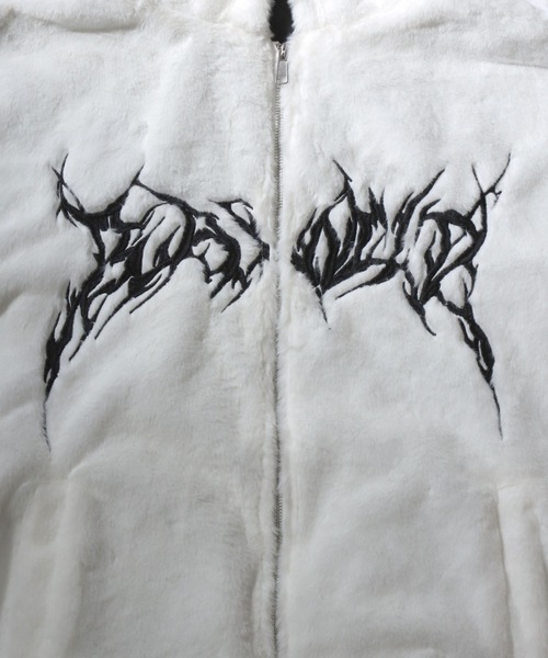 SITRY(シトリー)の「Darkness Design Fur Zip Hoodie with Devil's Horn/トライバルロゴ 角付きフード オーバーサイズ フルジップパーカー ファーブルゾン ファージャケット(ブルゾン・メンズ・ホワイト/ブラック・FREE)」の5枚目の写真