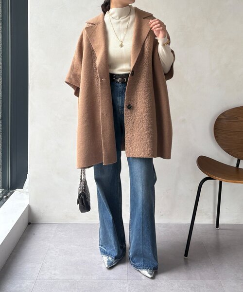 DouDou(ドゥドゥ)の「【WEB限定】リバーシブルボアスライバーポンチョコート(その他アウター・レディース・ベージュ/ブラック・FREE)」の8枚目の写真