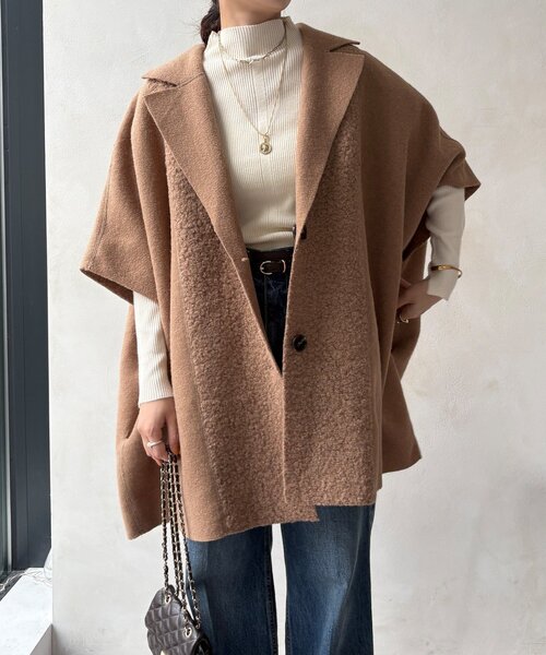 DouDou(ドゥドゥ)の「【WEB限定】リバーシブルボアスライバーポンチョコート(その他アウター・レディース・ベージュ/ブラック・FREE)」の14枚目の写真