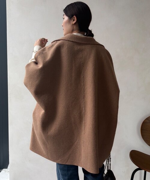 DouDou(ドゥドゥ)の「【WEB限定】リバーシブルボアスライバーポンチョコート(その他アウター・レディース・ベージュ/ブラック・FREE)」の15枚目の写真