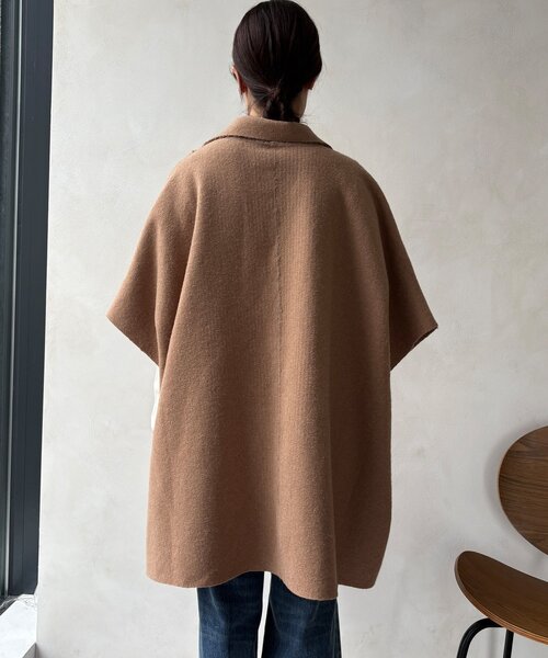 DouDou(ドゥドゥ)の「【WEB限定】リバーシブルボアスライバーポンチョコート(その他アウター・レディース・ベージュ/ブラック・FREE)」の18枚目の写真