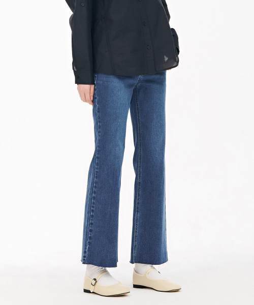 CHASECULT(チェイスカルト)の「女性ヒドゥンバンディングセミブーツカットデニムパンツ-ブルー(デニムパンツ・レディース・インディゴブルー・70/74/67)」の3枚目の写真