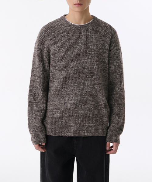 MUSINSA STANDARD（ムシンサスタンダード）の「ミックスドヤーンクルーネックニット[ブラウン]（ニット/セーター・メンズ・その他・SMALL/MEDIUM/LARGE/X-LARGE/XX-LARGE）」の2枚目の写真