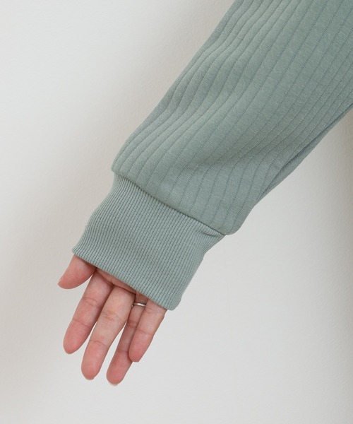 OMNES（オムネス）の「ラインキルトプルオーバー長袖（スウェット・レディース・アイボリー/ライトカーキ・FREE）」の15枚目の写真