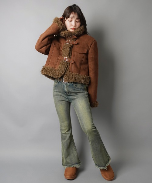 SPINNS（スピンズ）の「首まであったか☆高見えフェイクムートンジャケット/3ベルト（ムートンコート・レディース・ブラウン/ダークブラウン・ONESIZE）」の6枚目の写真