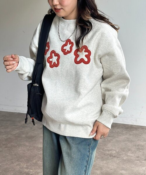 CPCM(シーピーシーエム)の「裏起毛お花アップリケスウェット(Tシャツ/カットソー・レディース・チャコールグレー/ネイビー/ホワイト系その他・FREE)」の7枚目の写真