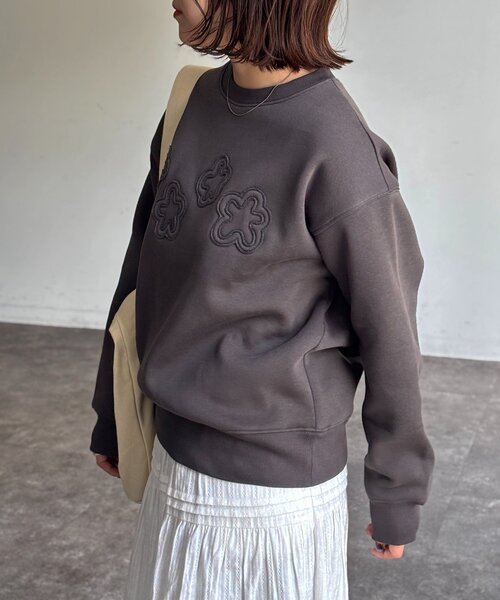 CPCM(シーピーシーエム)の「裏起毛お花アップリケスウェット(Tシャツ/カットソー・レディース・チャコールグレー/ネイビー/ホワイト系その他・FREE)」の19枚目の写真