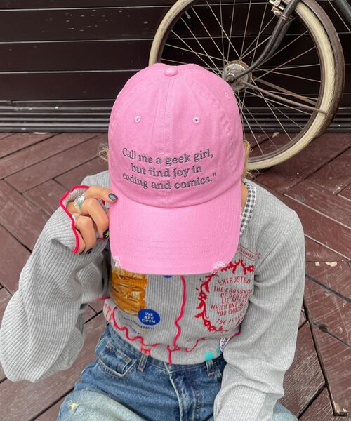 HELLO.SANFRANCISCO（ハローサンフランシスコ）の「【HELLO.SANFRANCISCO/ハローサンフランシスコ】メッセージロゴ刺繡リボンキャップ（キャップ・レディース・レッド/ピンク/ブルー/アイボリー・ONE SIZE）」の4枚目の写真