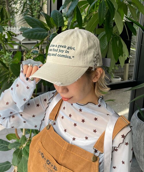 HELLO.SANFRANCISCO（ハローサンフランシスコ）の「【HELLO.SANFRANCISCO/ハローサンフランシスコ】メッセージロゴ刺繡リボンキャップ（キャップ・レディース・レッド/ピンク/ブルー/アイボリー・ONE SIZE）」の2枚目の写真