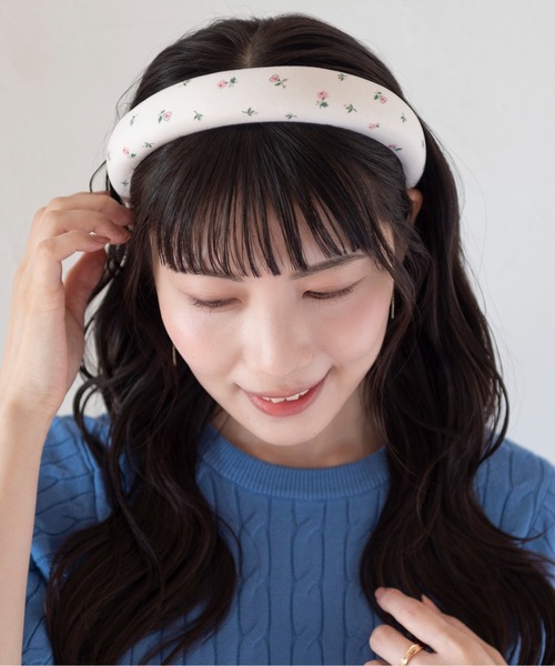 Cath Kidston(キャスキッドソン)の「プランプカチューシャ Lace Sprigs(カチューシャ・レディース・ダークグリーン/アイボリー・FREE)」の1枚目の写真