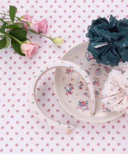 Cath Kidston(キャスキッドソン)の「プランプカチューシャ Lace Sprigs(カチューシャ・レディース・ダークグリーン/アイボリー・FREE)」の5枚目の写真