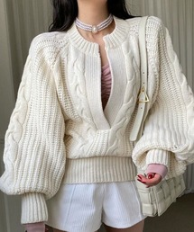 深Vネックボリュームショートニット