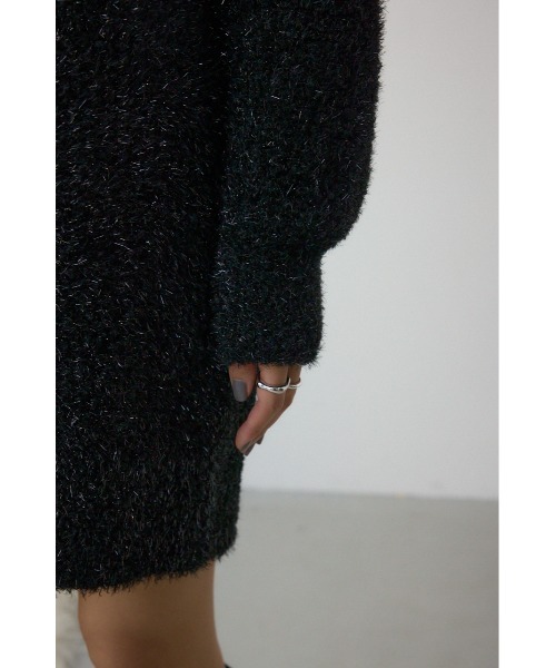 AZUL by moussy(アズールバイマウジー)の「【身長/骨格別着用画像あり】ラメシャギーニットワンピース 秋服 冬服 ニットトップス ミニワンピース チュニック(ワンピース・レディース・ブラック/ブラウン/レッド・FREE)」の13枚目の写真