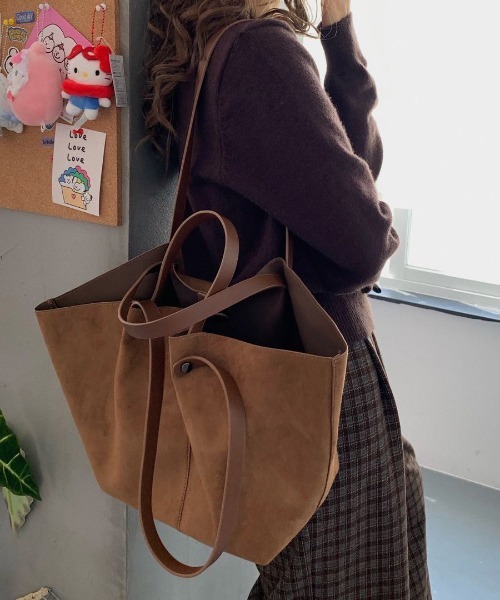 FINEnough(ファインナフ)の「ミニポーチ付きスエードショルダーバッグ(ショルダーバッグ・レディース・ブラウン/ベージュ・FREE)」の5枚目の写真