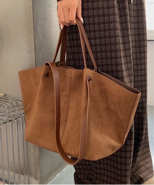FINEnough(ファインナフ)の「ミニポーチ付きスエードショルダーバッグ(ショルダーバッグ・レディース・ブラウン/ベージュ・FREE)」の7枚目の写真